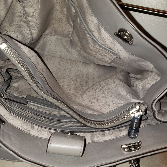 100% Authentic- Michael Kors Light grey Bag - Picture 5 of 6